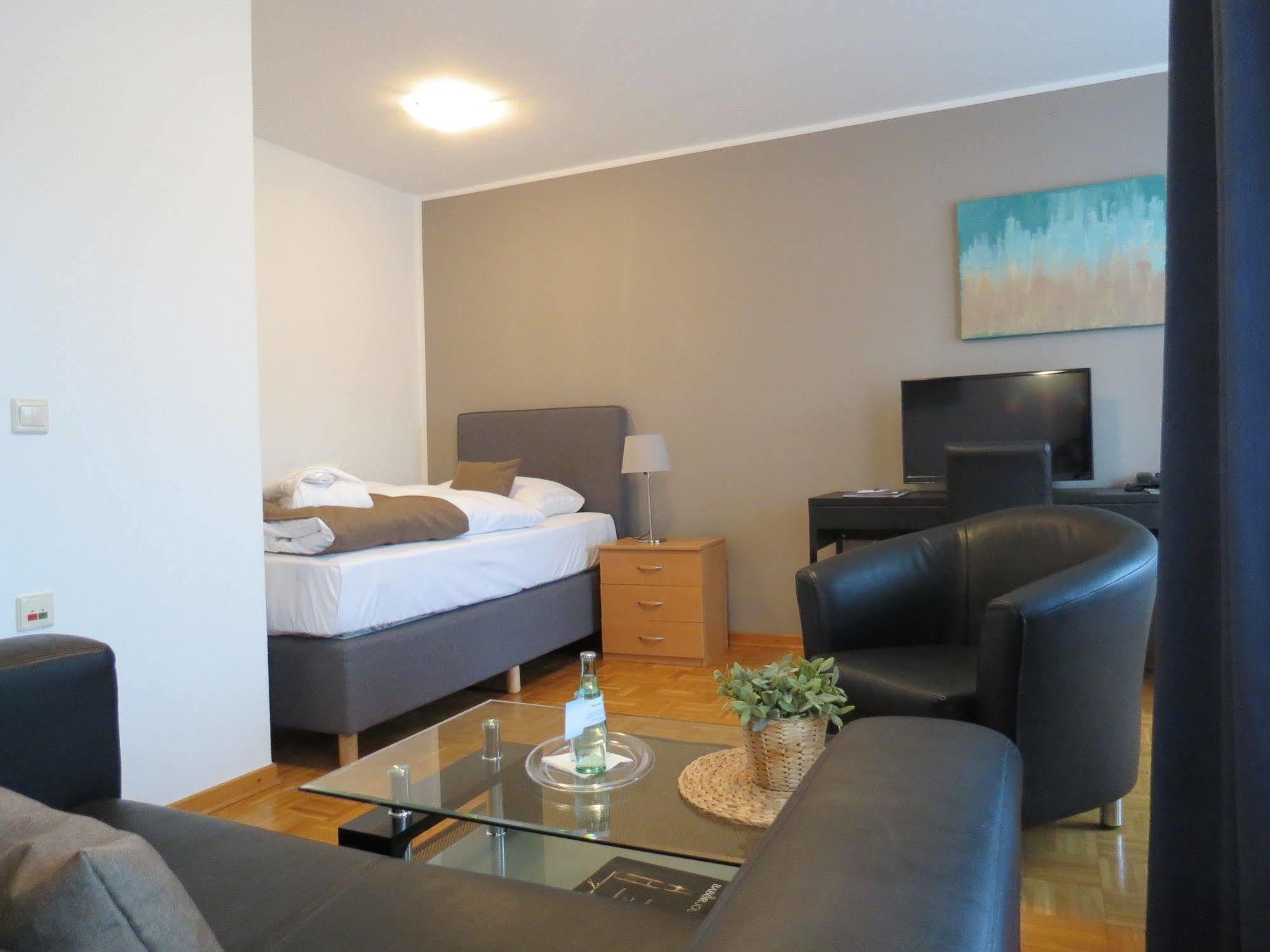 Residenz Hotel Am Festspielhaus Ρεκλινγκχάουζεν Εξωτερικό φωτογραφία